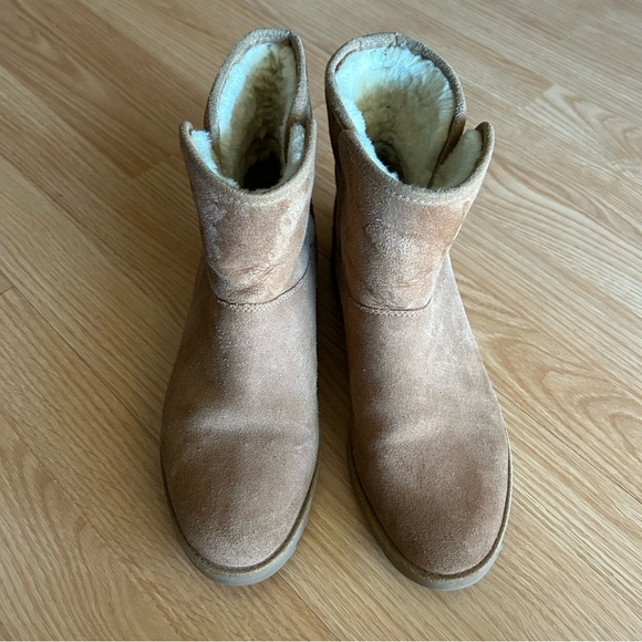UGG Kristin Wedge Classic Suede Booties Women’s 10 - Picture 3 of 10